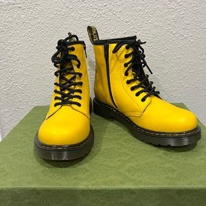 NEW Dr. Martens 1460 smooth yellow lace up boots size 5